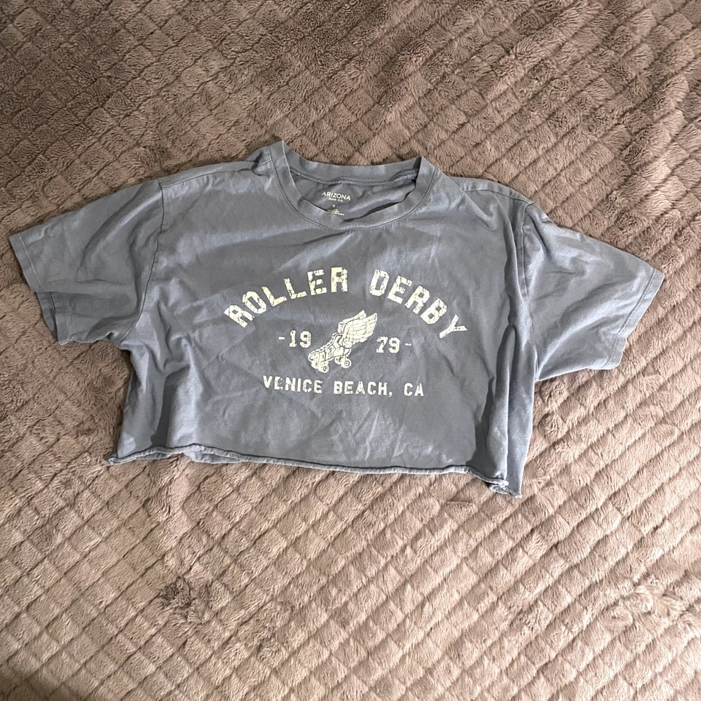 Arizona jean co blue cropped t-shirt